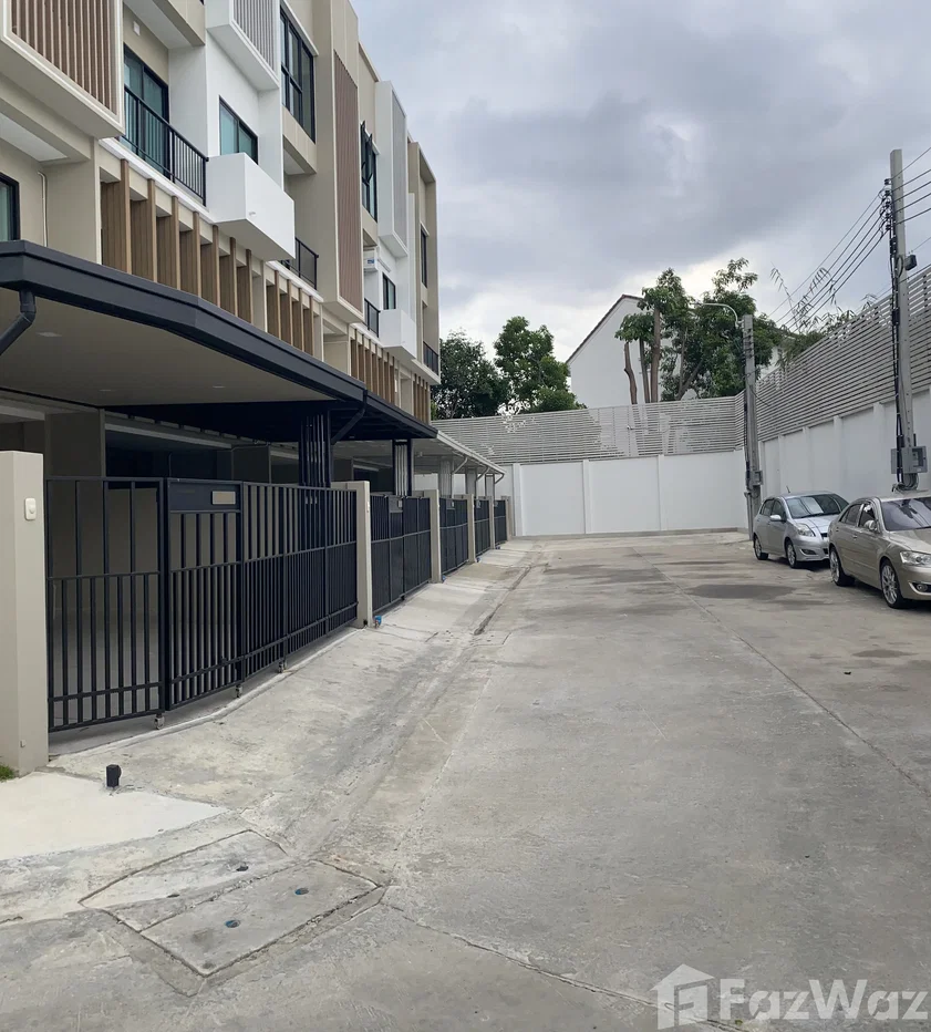รูป ขายบ้านทาวน์โฮม Location สุดปัง 3.5 ชั้น กลางจรัญ เข้าเมืองสะดวก 1649234 - รูปที่ 13/34