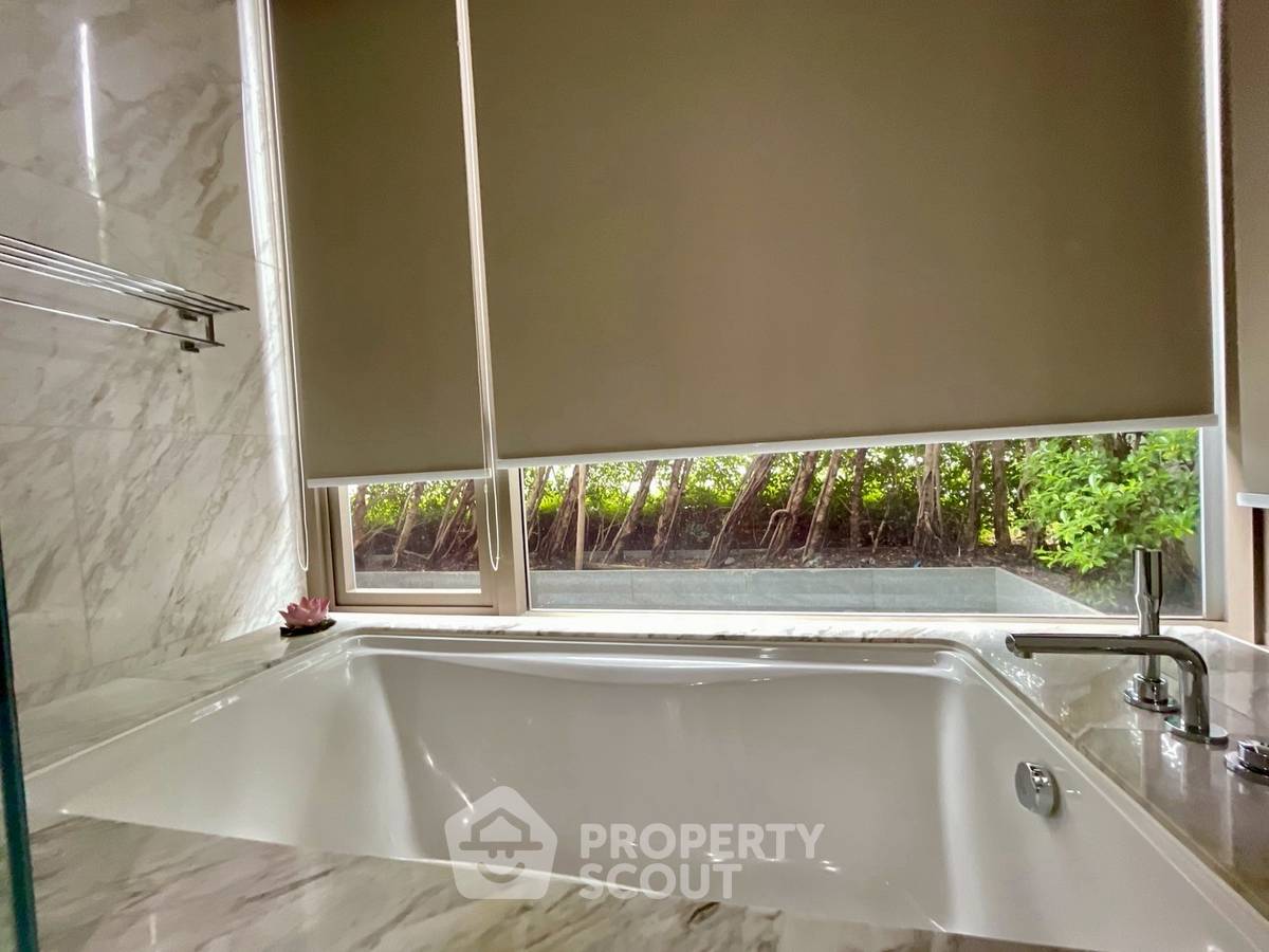 picture 2-BR Condo at Saladaeng One near MRT Si Lom (ID 2926645) - 17/18