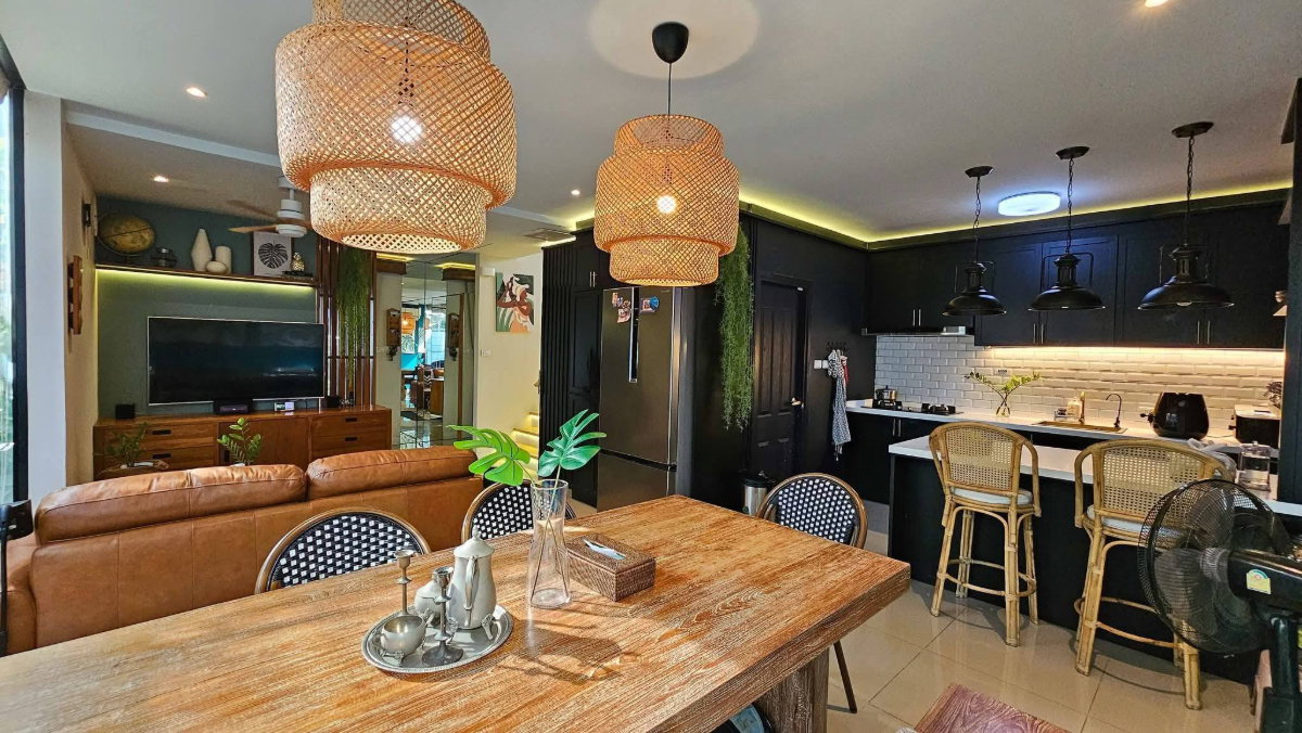 picture  For Rent at   Tropical resort style house - 27/29