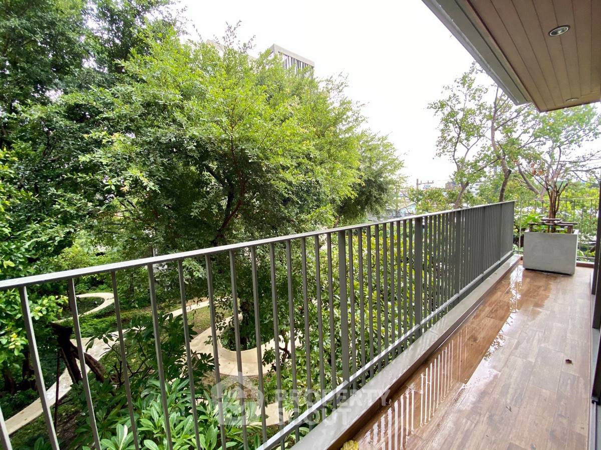 picture 3-BR Condo at Supreme Legend Condominium near MRT Khlong Toei (ID 512234) - 19/20