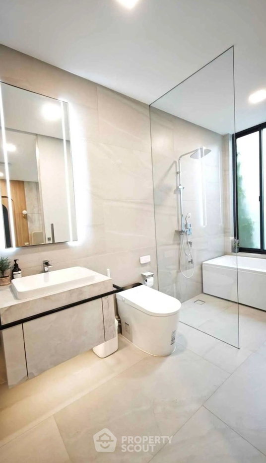 รูป บ้าน 5-ห้องนอน ที่ วีเว่ กรุงเทพกรีฑา ใกล้ กรุงเทพกรีฑา (ID 2416542) - รูปที่ 3/27