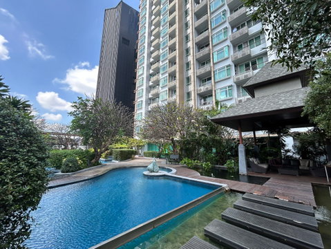 AI 0384 : เซอร์เคิล คอนโดมิเนียม