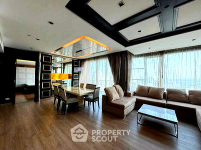 Condos for sale : 3-BR Condo at Fullerton Sukhumvit near BTS Ekkamai (ID 2873652)