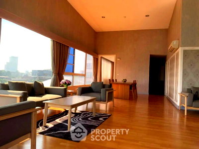 Condos for sale : 3-BR Condo at The Fine @ River Condominium near BTS Saphan Taksin (ID 2874459)