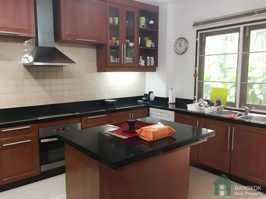 picture Thonglor | Spacious Detached 4 Bed 5 Bath House with Shared Pool - 3/9