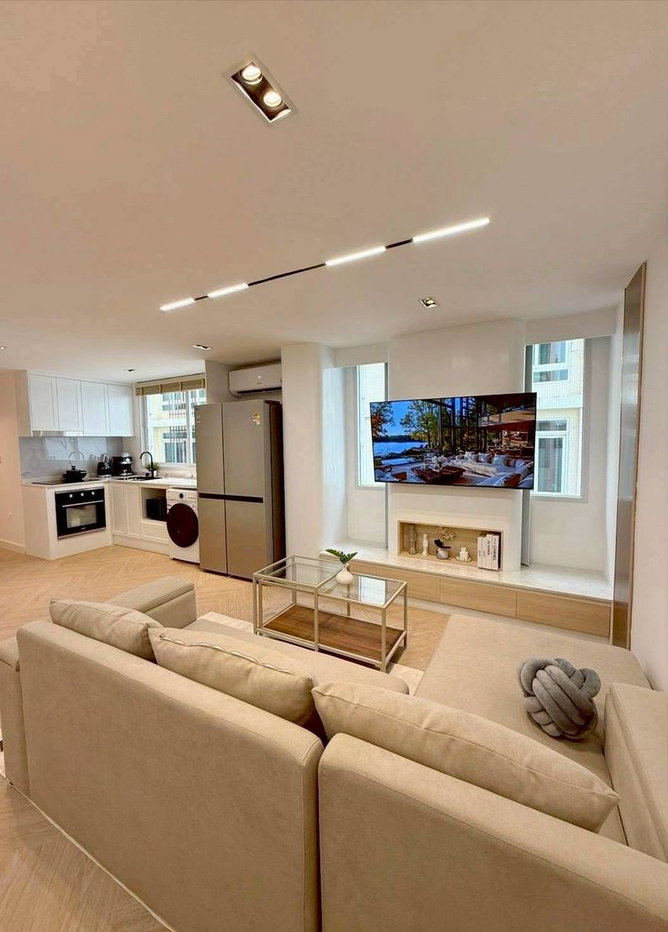 picture Condo for sale with  2 bedrooms, 1 bathroom and   1 kitchen.     # C8MG100697 - 18/20