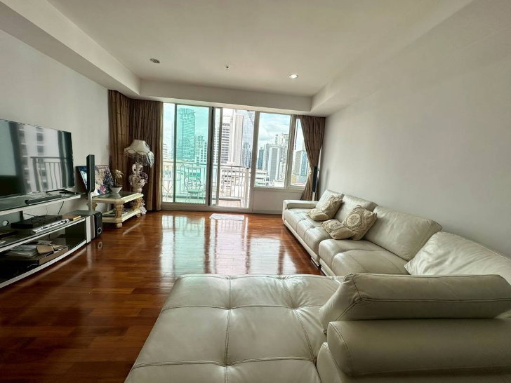 picture Urgent Sale rare Find 3 Bedroom at Baan Siri 24 - 1/12