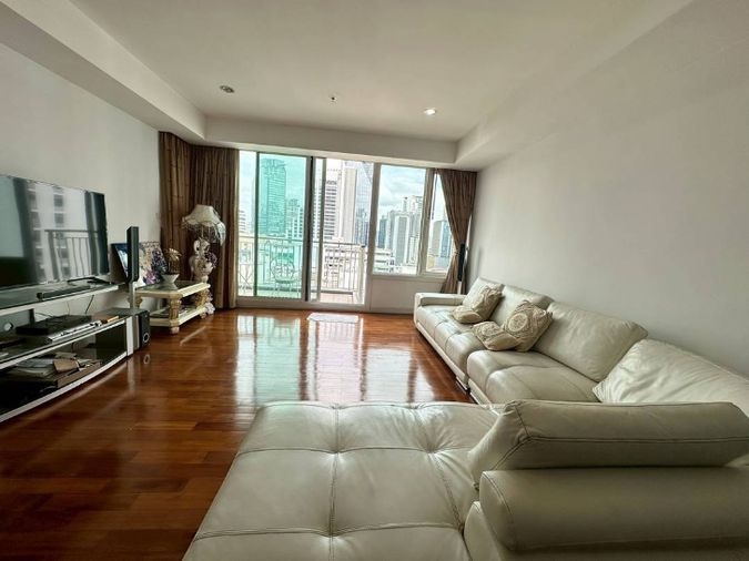 Urgent Sale rare Find  3 Bedroom at Baan Siri 24