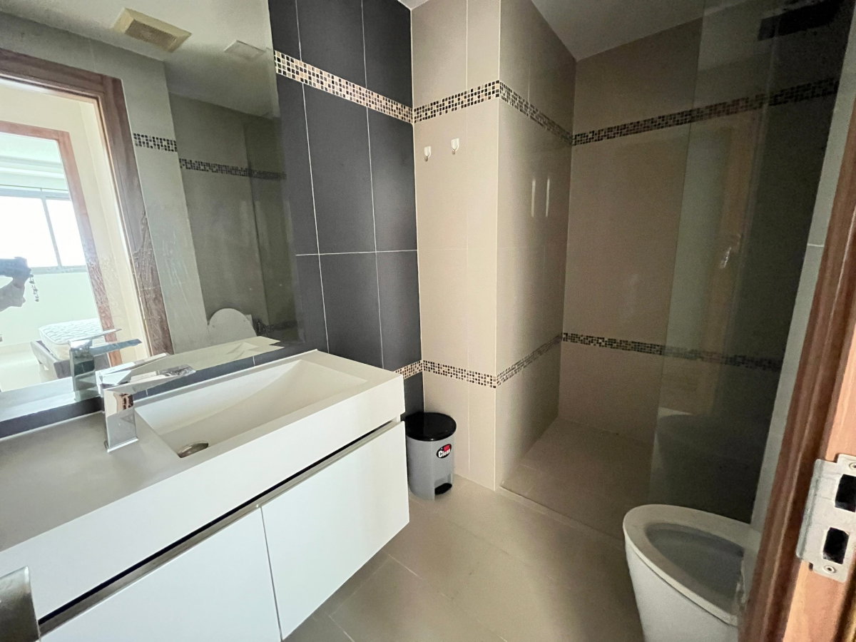 รูป BB 14782 : คลับ รอยัล ซี แอนด์ ดี - รูปที่ 8/10