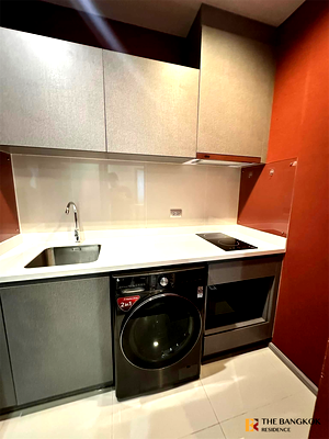 Condos for sale : Easy Start with a City Dweller Lifestyle Life Asoke Hype