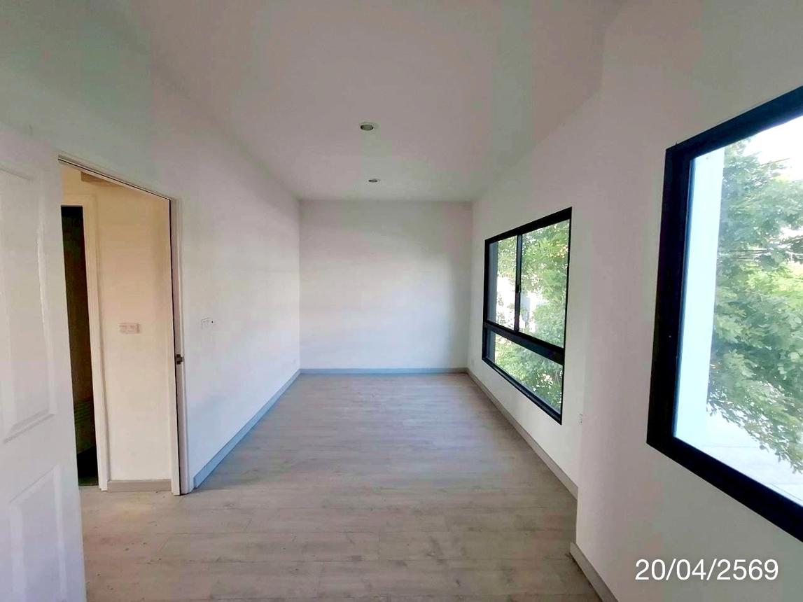 picture TOWN HOUSE 24.9 Sq.w. Ban Bung Chonburi for 1.8M - 31/40