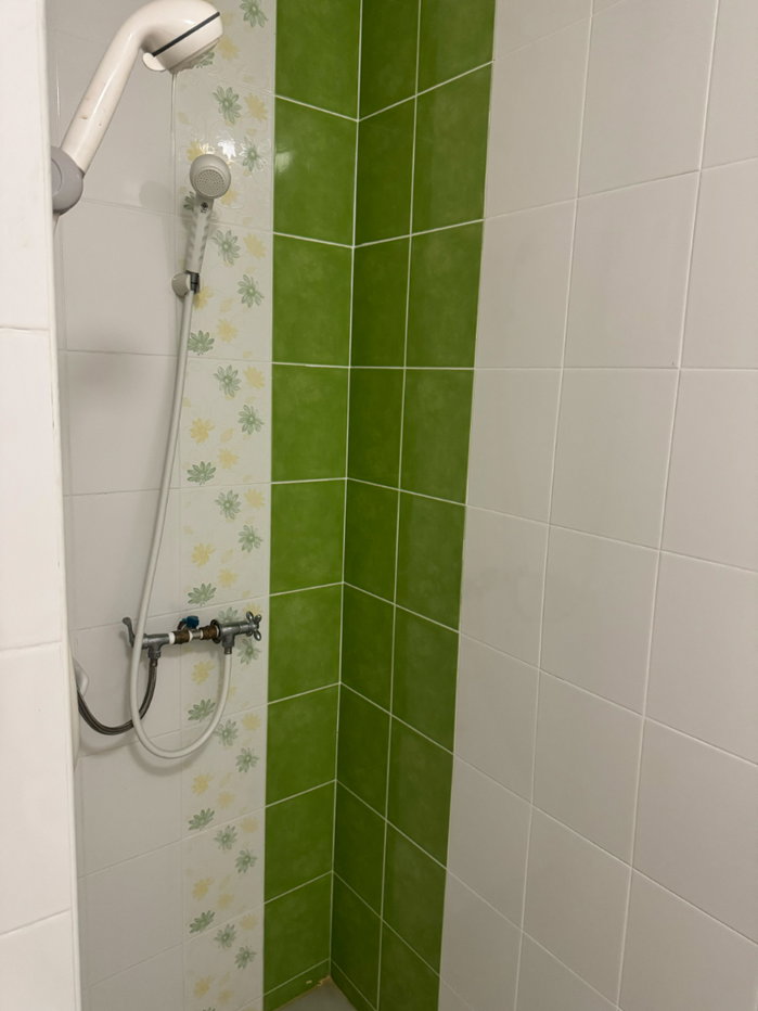 picture Well-maintained corner townhouse ready to move in. - 15/17