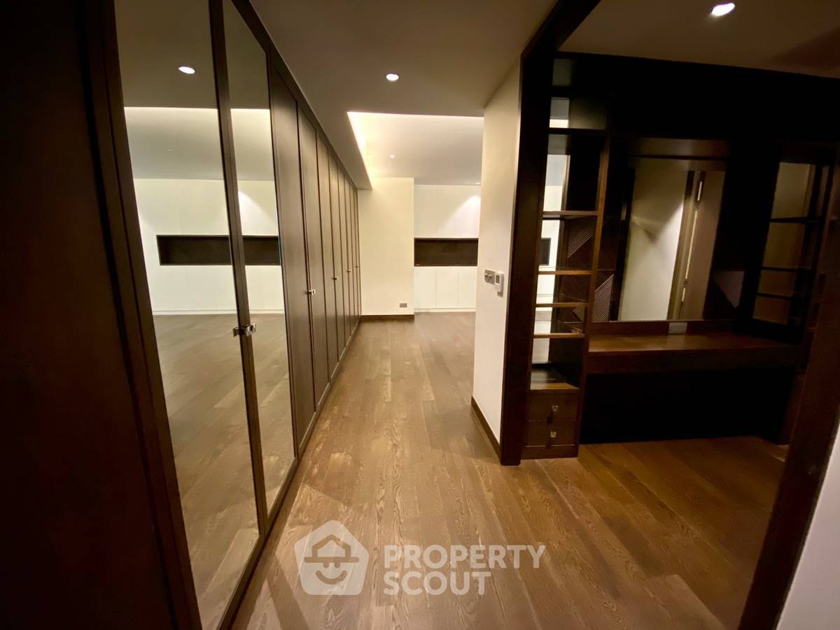 picture 3-BR Condo at Supreme Legend Condominium near MRT Khlong Toei (ID 512234) - 16/20