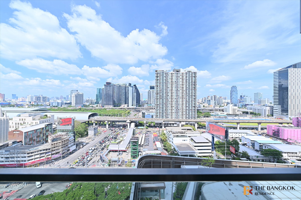 รูป ขายคอนโด Stuning Unit at Great Price ⚡️ The Esse at Singha Complex Near ARL Makkasan - รูปที่ 2/14