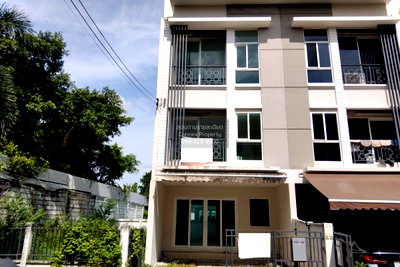 ทาวน์โฮม กรุงเทพมหานคร : ขายทาวน์เฮ้าส์/ทาวน์โฮม  บ้านกลางมือง พระราม9 ARL-หัวหมาก สวนหลวง เขต สวนหลวง กรุงเทพ CX-156039 ✅ ทักไลน์ @connexproperty ตอบทันที ทีมงานมืออาชีพ ✅