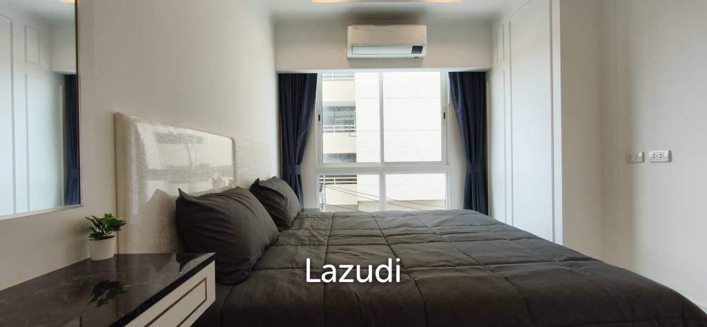 picture Luxury Living Empire Tower Pattaya 1BR on 2nd Floor - 8/10