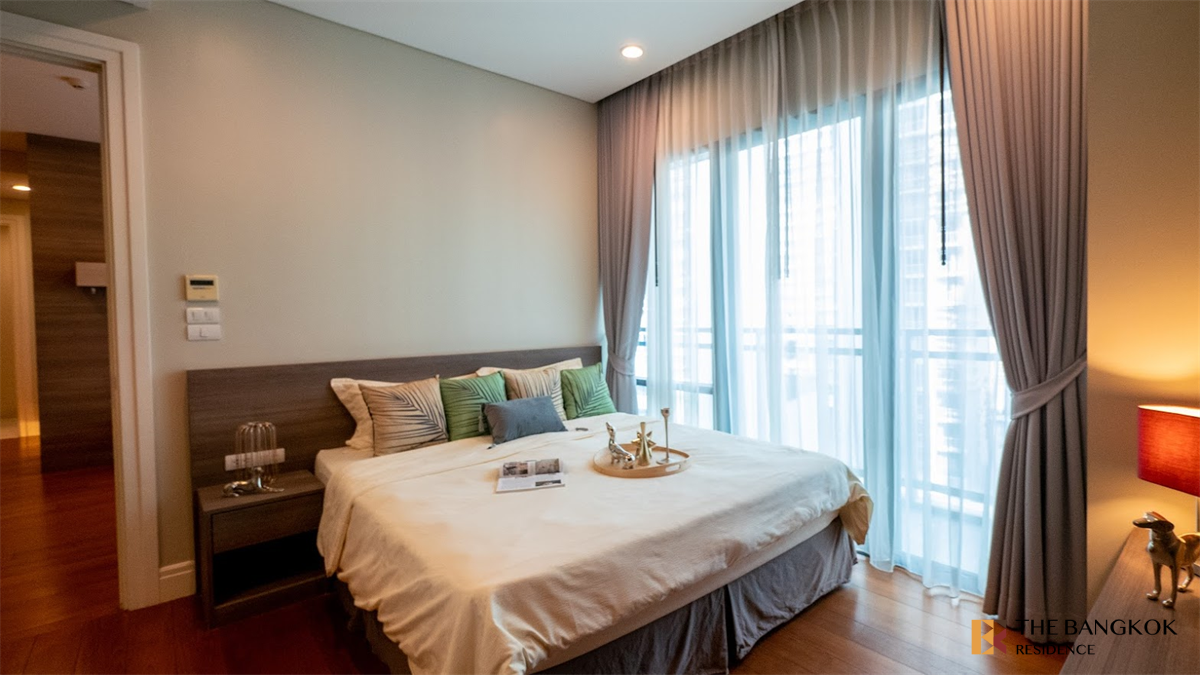 picture Bright 24 New Experience with a Condo in Prime Location - 10/10