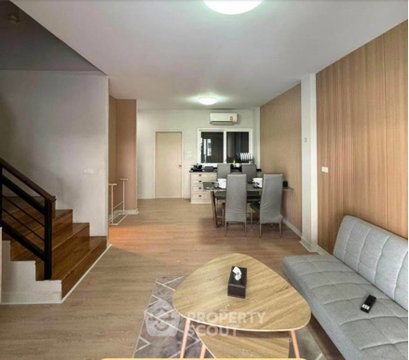 4-BR Townhouse in Si Kan (ID 2917719)