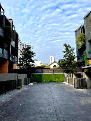 เช่าทาวน์โฮม การไฟฟ้าส่วนภูมิภาค (กฟภ.) : ME2500118 ให้เช่า บ้านหรู 3.5 ชั้น พร้อมอยู่ The Eight จตุจักร-รัชดา ใกล้เซ็นทรัลลาดพร้าว