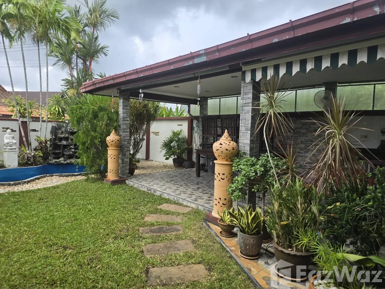 picture 3-Bedroom Villa-Style House with Expansive Garden & Corner 6380023 - 11/21