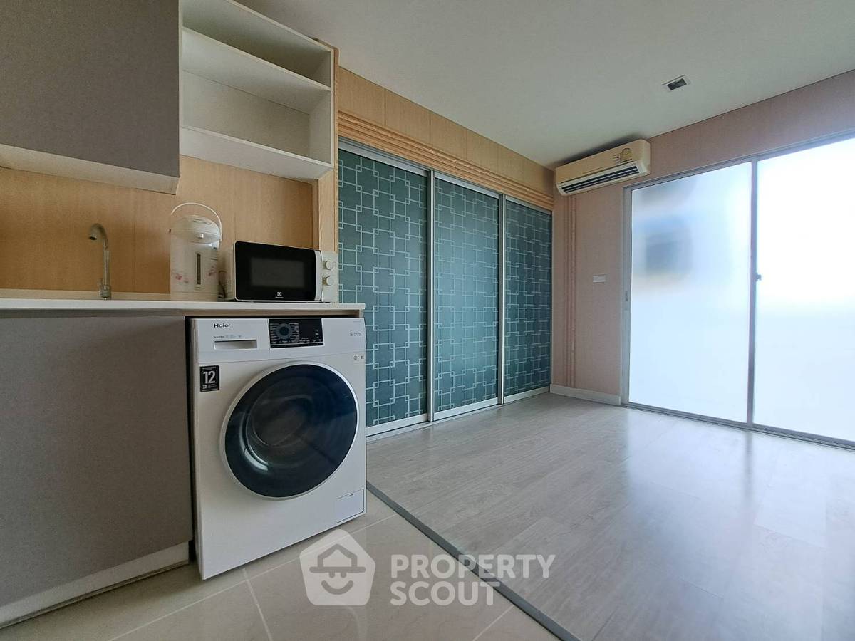 picture 1-BR Condo at Metroluxe Phaholyothin - Suthisan near MRT Chatuchak Park (ID 2926224) - 2/7