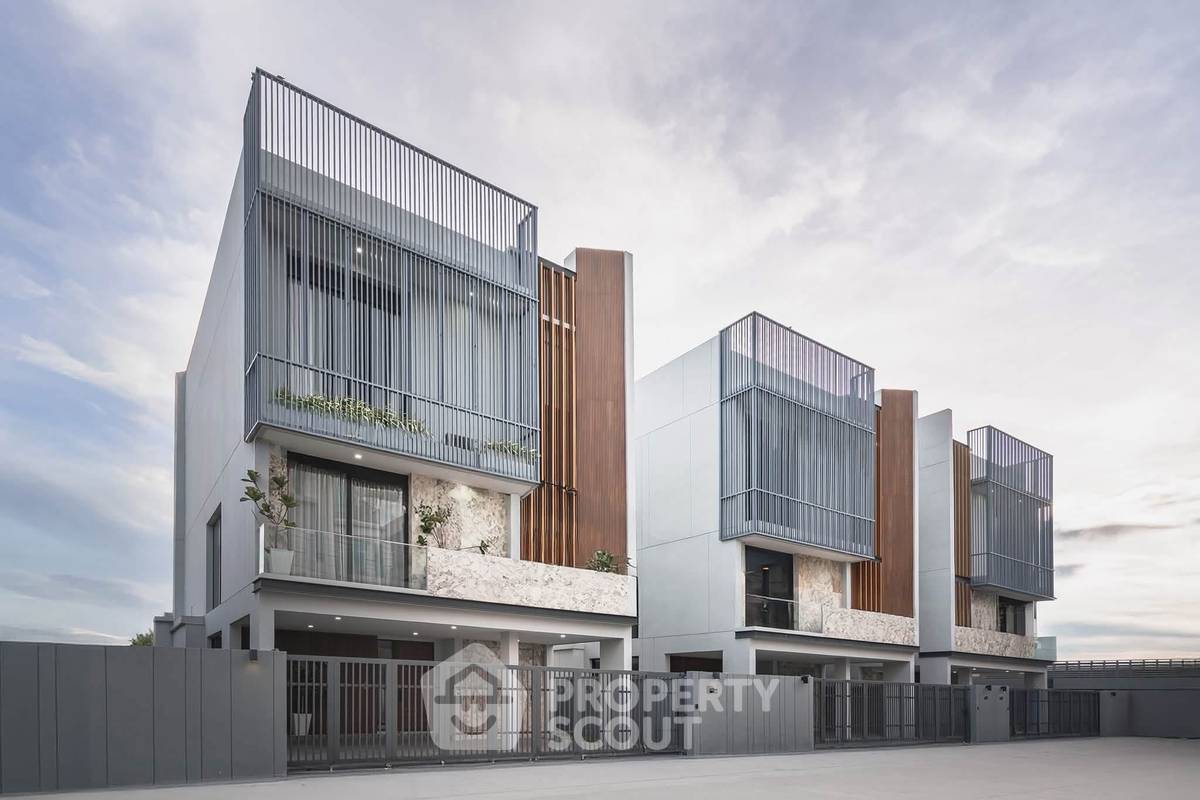รูป ทาวน์เฮ้าส์ 4-ห้องนอน ใน คลองสองต้นนุ่น (ID 2927857) - รูปที่ 3/48