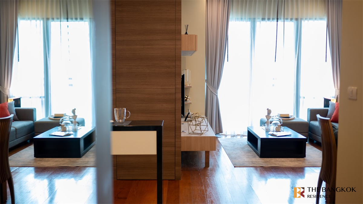 picture Bright 24 New Experience with a Condo in Prime Location - 3/10