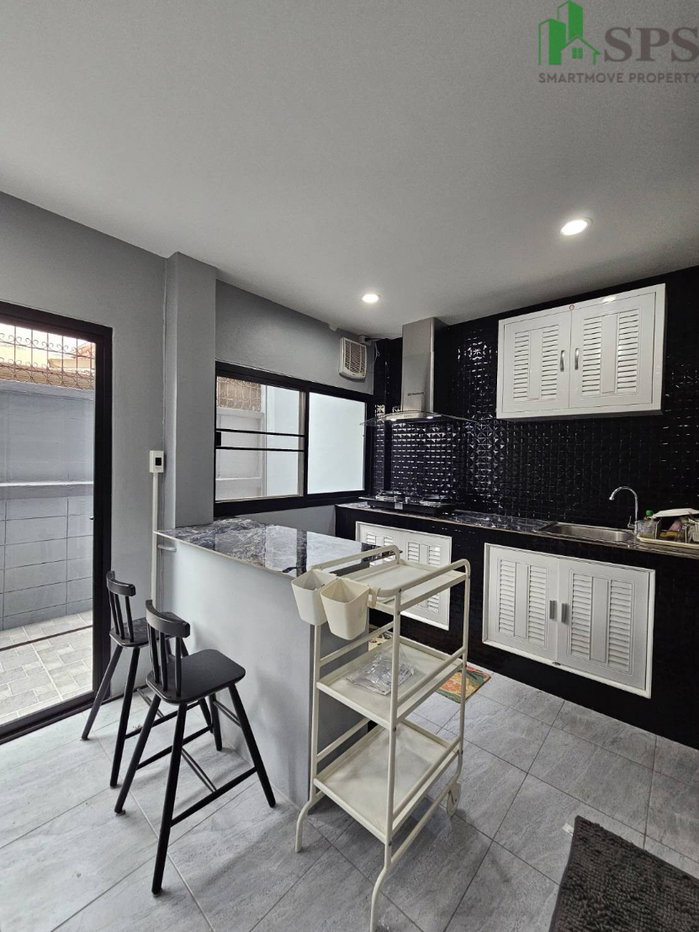 รูป ให้เช่า Townhouse สุขุมวิท 72 ใกล้บีทีเอสแบริ่ง (SPSP654) - รูปที่ 4/18