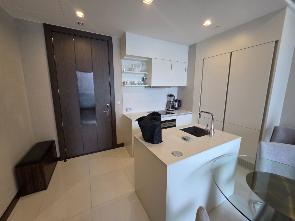 picture Luxury 2BR Condo at Q1 Sukhumvit | Direct BTS Nana Access The rent is only 80k - 13/15