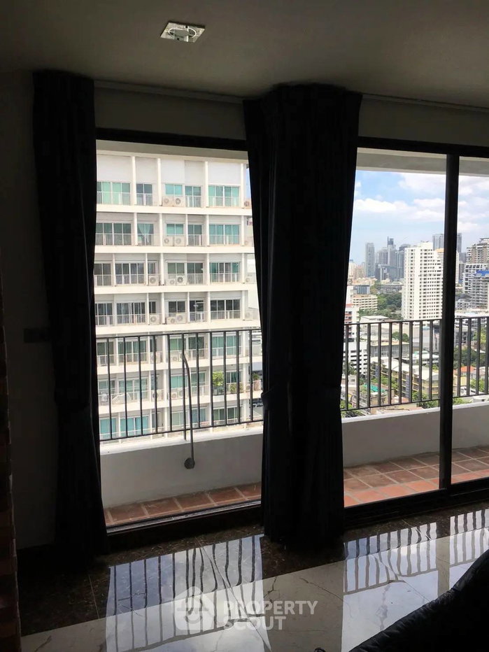 picture 1-BR Condo at Icon 3 Condominium close to Thong Lo (ID 2873456) - 4/14
