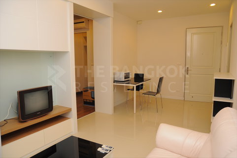💫 Q House Condo Sathorn, Convenient Sathorn-Taksin Location Near ICONSIAM ✨