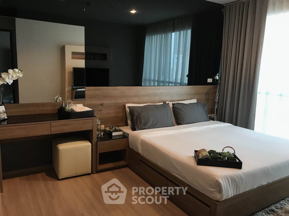 รูป คอนโด 2-ห้องนอน ที่ ริธึ่ม สาทร ใกล้ BTS สะพานตากสิน (ID 513904) - รูปที่ 2/8