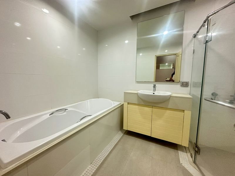 picture 2 Beds for rent, near BTS Phrom Phong. - 10/13