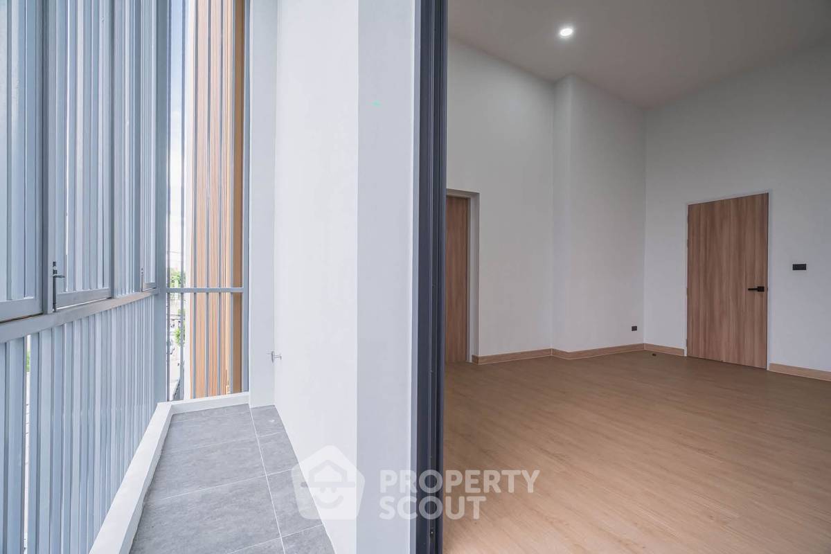 รูป ทาวน์เฮ้าส์ 4-ห้องนอน ใน คลองสองต้นนุ่น (ID 2927857) - รูปที่ 19/48