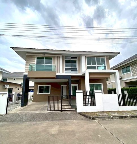 Two-storey detached house for sale 3 bedrooms 3 bathrooms and 2 parkings. # C6MG100543