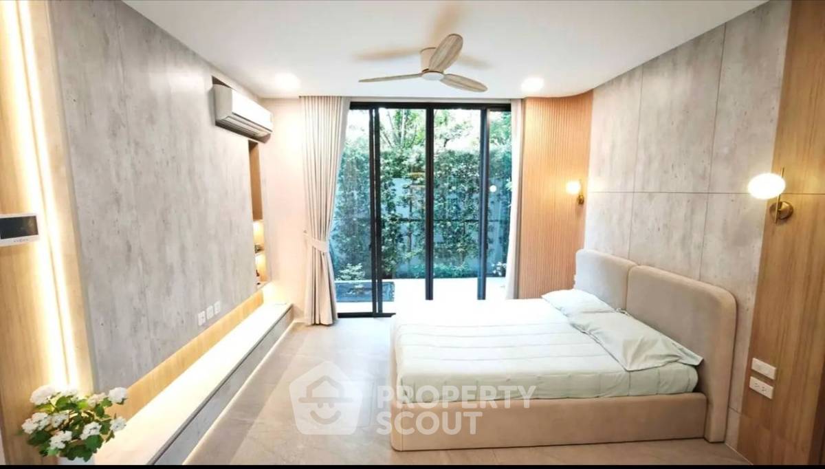 รูป บ้าน 5-ห้องนอน ที่ วีเว่ กรุงเทพกรีฑา ใกล้ กรุงเทพกรีฑา (ID 2416542) - รูปที่ 11/27