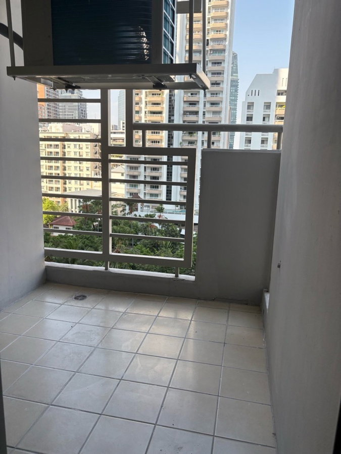 picture Sukhumvit Line | BTS Phrom Phong | 2 Beds 1 Bath | 32.31 sqm. | Condo One X Sukhumvit 26 | ADD01821 - 10/12