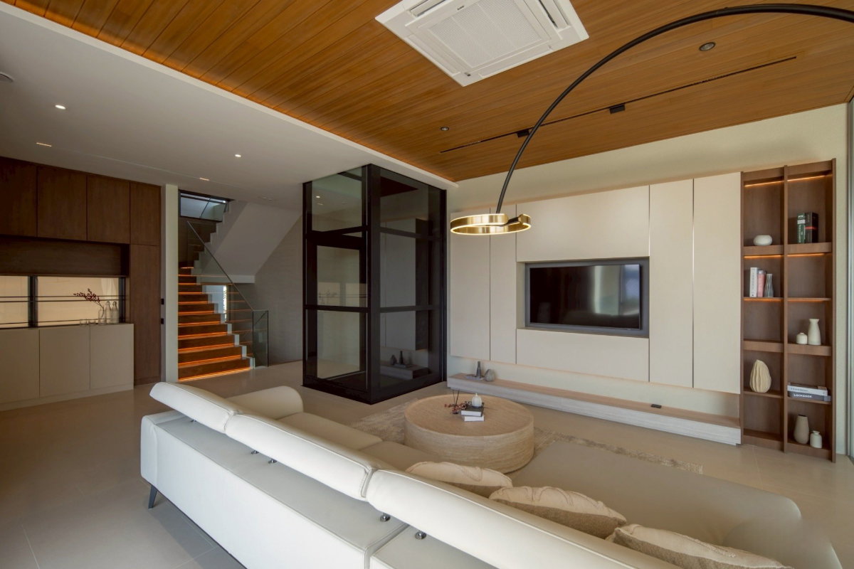 รูป  ขายบ้าน Pool villa 2 ชั้น   5 ห้องนอน  7 ห้องน้ำ  2 ห้องครัว  3 ที่จอดรถ  #C8MG100707  - รูปที่ 7/18