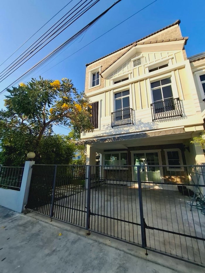 รูป 🏡✨ ให้เช่าทาวน์โฮมหลังมุม — Indy 2 บางนา–รามคำแหง 2 บ้านสวย พื้นที่กว้าง พร้อมสนามรอบบ้าน เหมาะสำหรับครอบครัวและสัตว์เลี้ยง - รูปที่ 1/14