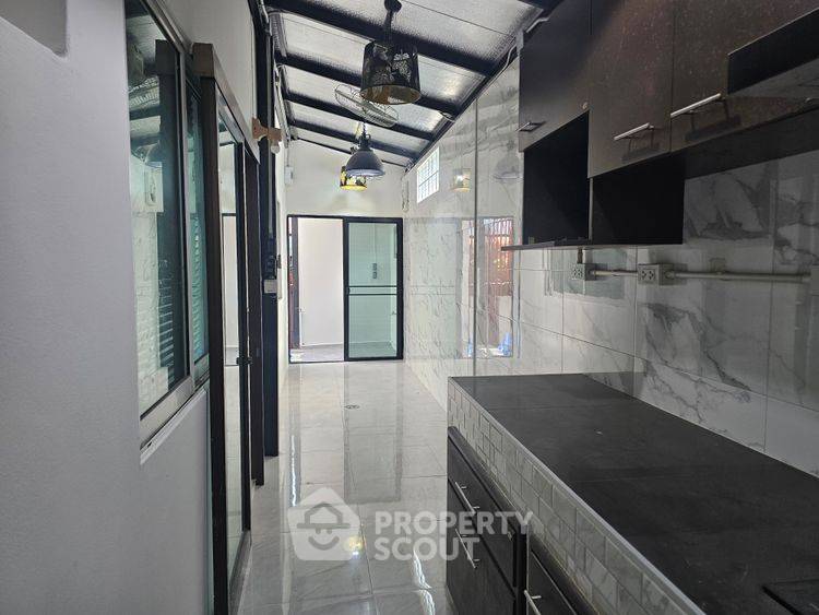 รูป บ้าน 3-ห้องนอน ใน หนองจอก (ID 2925064) - รูปที่ 12/13