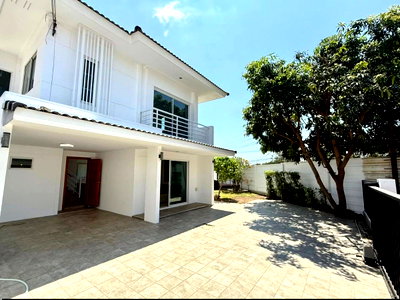Houses for sale Bang Lamung Chonburi : 🔥Urgent Sale – Spacious 2-storey detached house in Khao Makok area, perfect for family living with comfortable living space