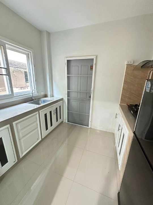 รูป ให้เช่าบ้านThe Urbana 5 โลเคชั่นที่ดีและสะดวกสบาย เดินทางสะดวก ใกล้โรงเรียนนานาชาติUnity และซุปเปอร์ไฮเวย์ -RW007950 - รูปที่ 5/13