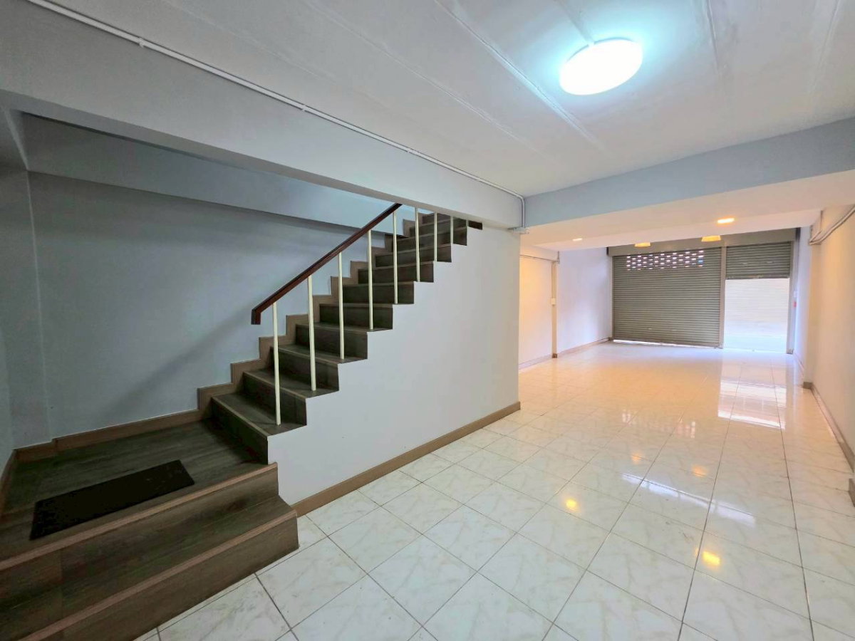 รูป ขายอาคารพาณิชย์ รีโนเวทใหม่ 24 ตร.ว. ม.หงส์ประยูร บางบัวทอง (ซ. เทศบาล 4) ใกล้ MRT บางพลู เหมาะทำธุรกิจ-อยู่อาศัย เพียง 1.79 ล้าน! - รูปที่ 3/18