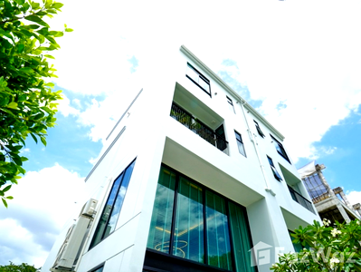 Townhouses for sale Bangkok : 3 Bedroom Townhouse for sale at Baan Mayfair Ladprao 71  1038040