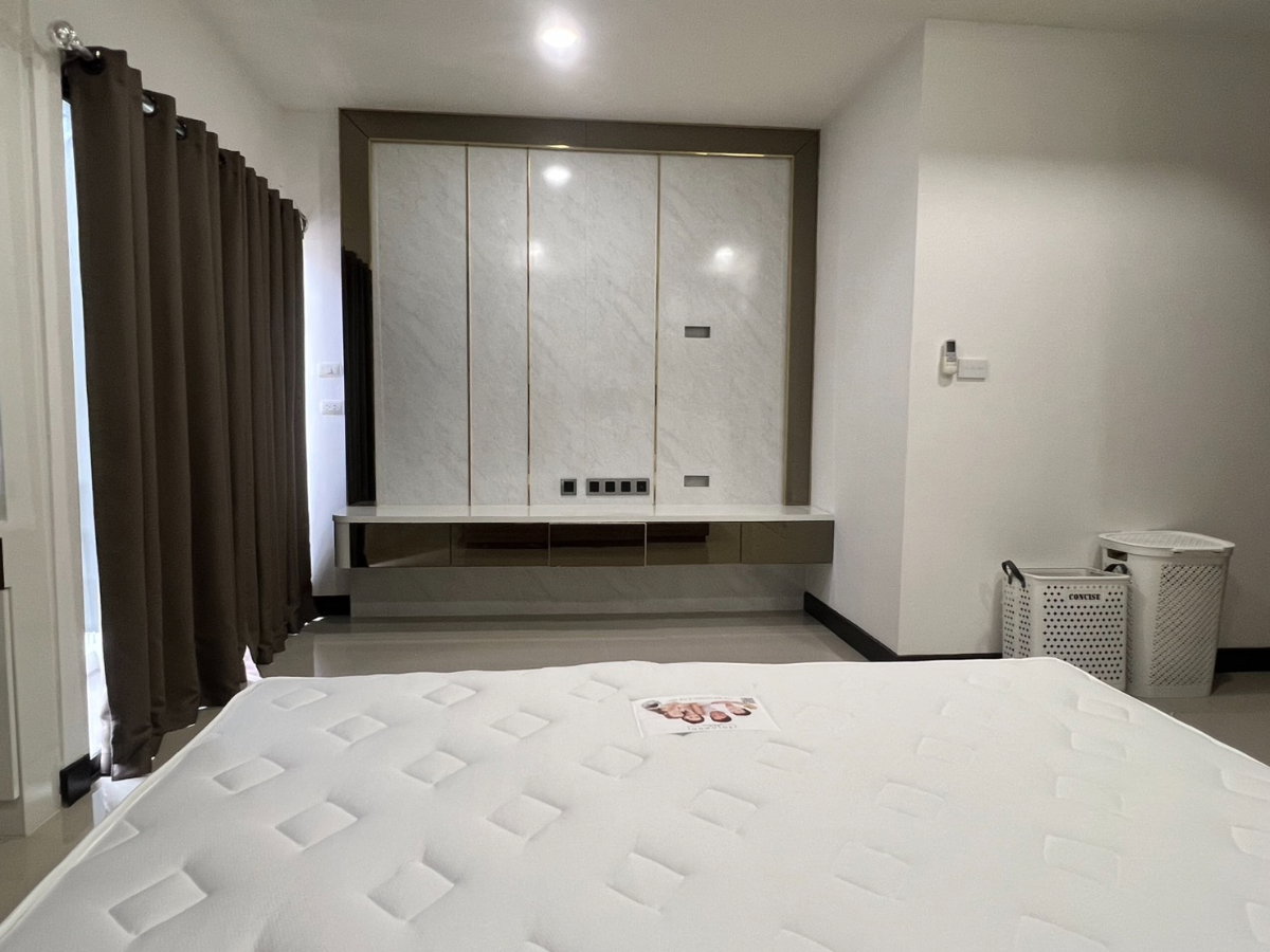 picture 📢 Town Home for Rent – The Idol 2 - 9/18