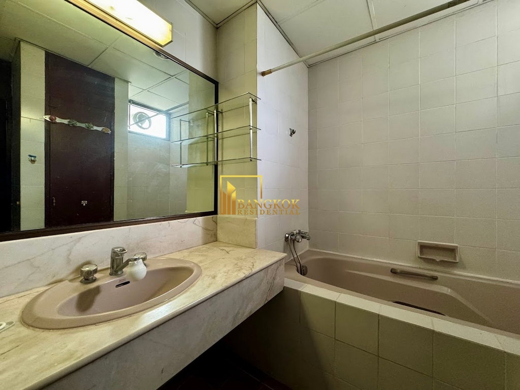 รูป City Lake Tower | Spacious 3 Bedroom Condo in Asoke Area - BR19001CD - รูปที่ 12/36
