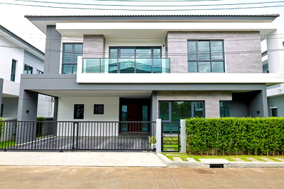 บ้านเดี่ยว เมกะ บางนา : ขายบ้านเดี่ยวหรู หลังมุม The City บางนา 4 ห้องนอน 5 ห้องน้ำ เนื้อที่ 90.10 ตร.วา (313 ตร.ม.) ดีไซน์หรูหรา สำหรับครอบครัวใหญ่ เพียง 23.49 ลบ.! 