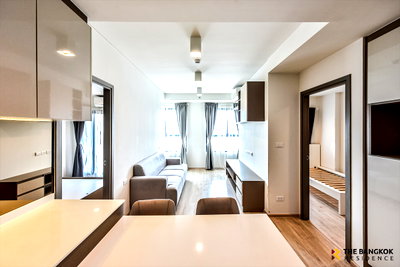 ขายคอนโด : 🏙️ ขายคอนโด Ideo Sathorn-Wongwian Yai ห้องแต่งสวย ฟังก์ชันดี เหมาะทั้งอยู่เองและลงทุน