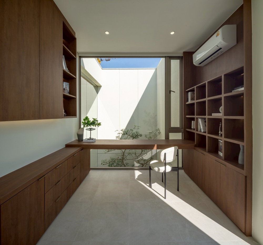 รูป  ขายบ้าน Pool villa 2 ชั้น   5 ห้องนอน  7 ห้องน้ำ  2 ห้องครัว  3 ที่จอดรถ  #C8MG100707  - รูปที่ 12/18