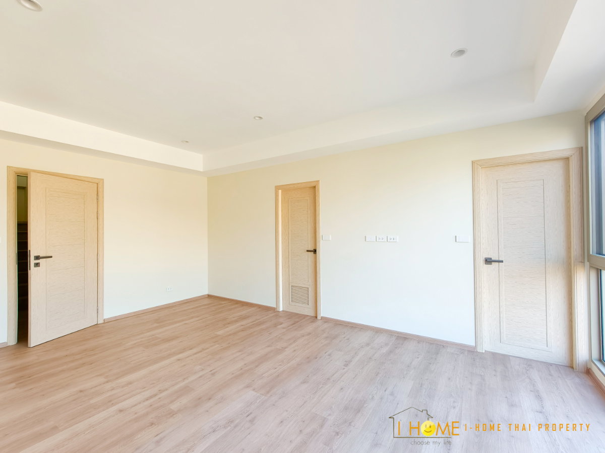 รูป  ขายบ้านเดี่ยว 3 ชั้นครึ่ง   4 ห้องนอน  5 ห้องน้ำ  1 ห้องครัว  2 ที่จอดรถ #C8MG100617 - รูปที่ 18/26